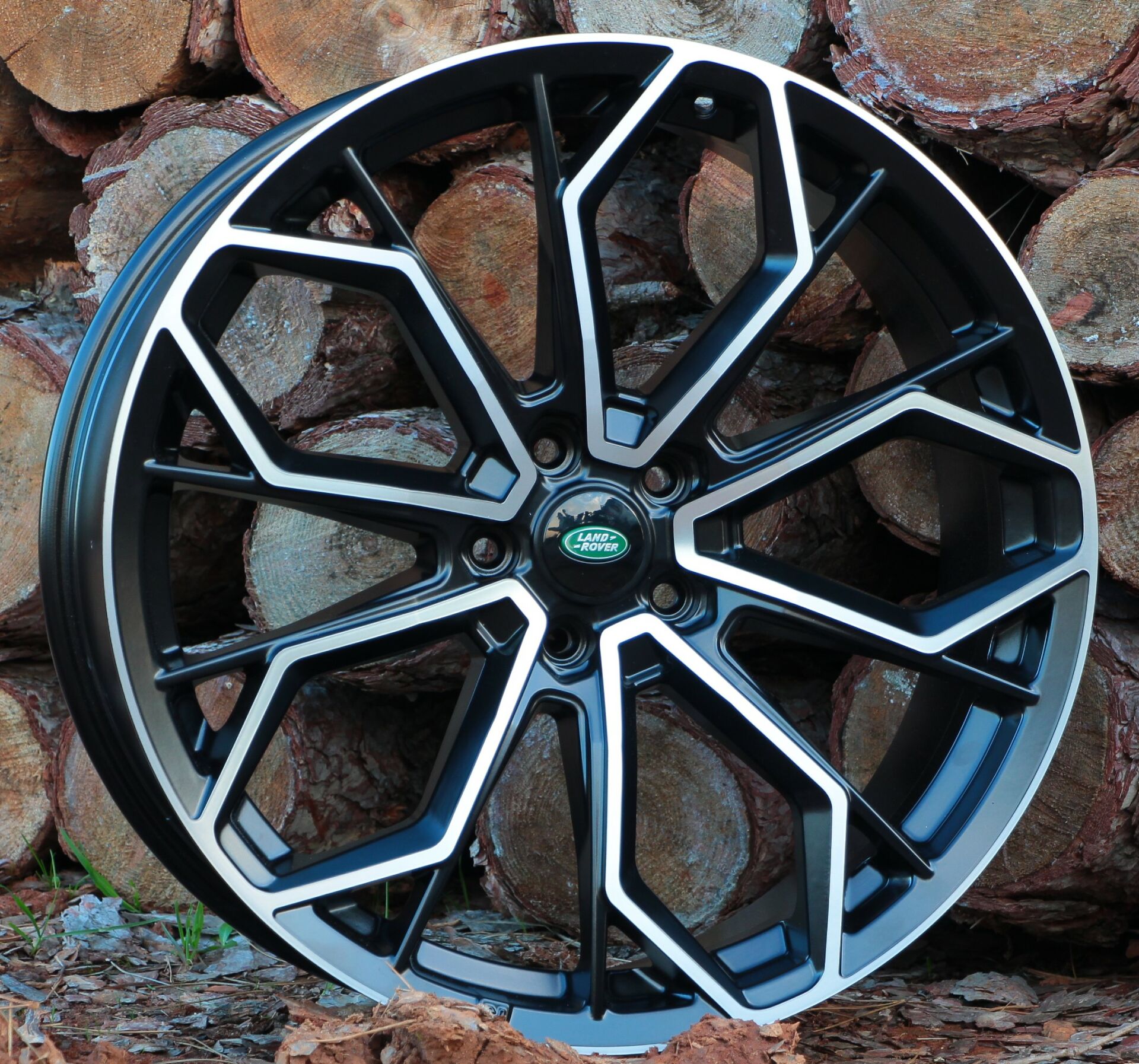 Riviera RV133 22X9.5 5X120 ET49 BKF