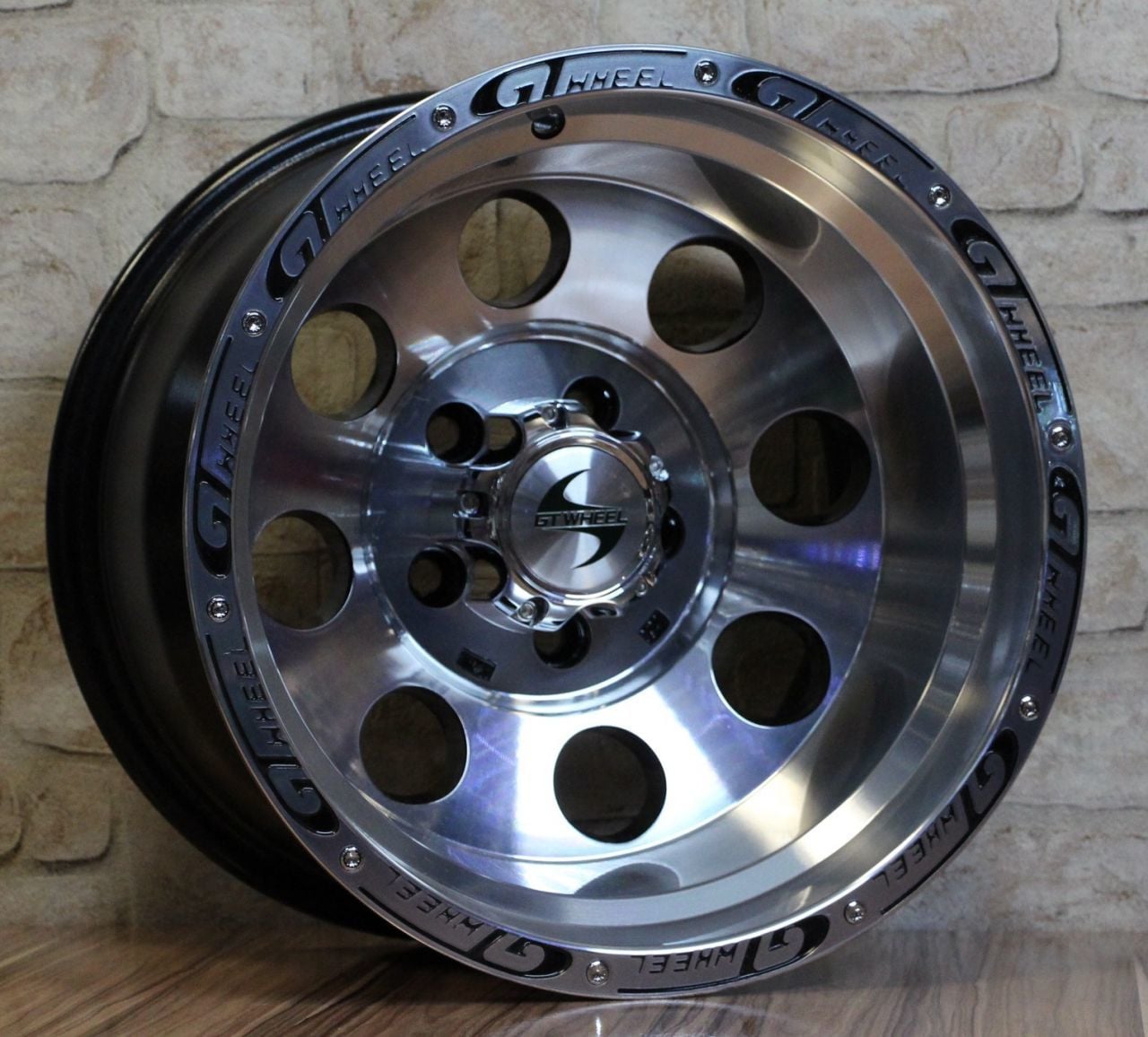 GT  531  15X10  5X114.3  ET-44 Silver Polished