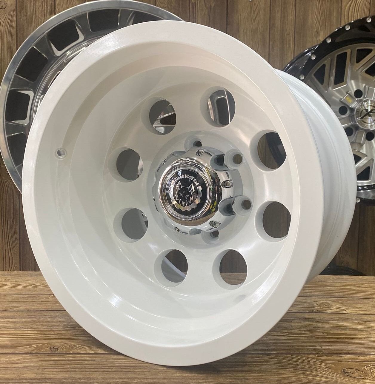 Black Wolf 157 15X10 6X139.7 ET-44 White