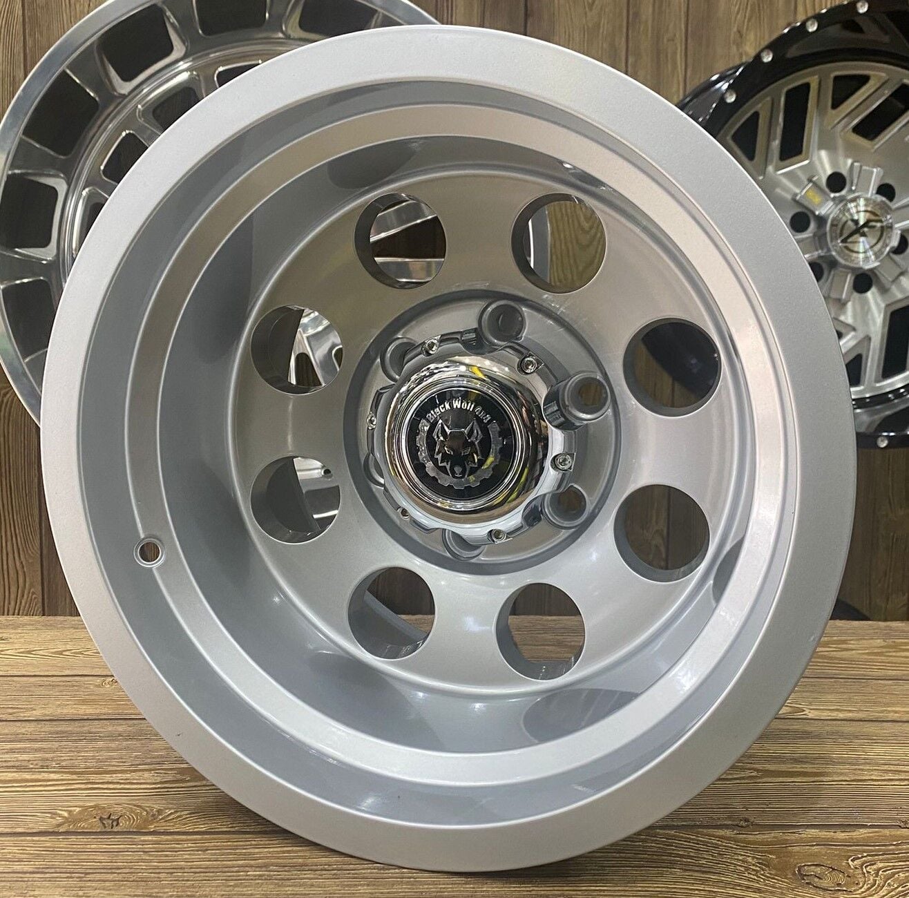 Black Wolf 157 15X10 6X139.7 ET-44 Silver